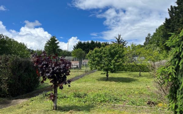 Maison familiale élevée sur sous-sol avec grand terrain BRIARE 45250 à vendre