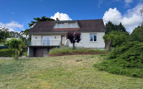 Maison familiale élevée sur sous-sol avec grand terrain BRIARE 45250 à vendre
