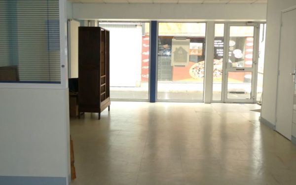 local commercial – GIEN Centre 45570 à louer