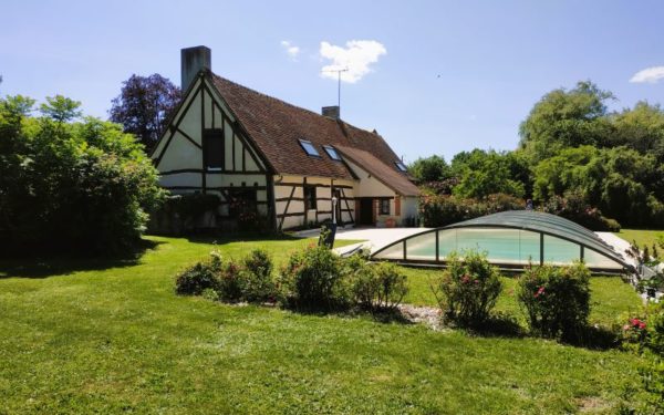 Longère avec piscine et plan d'eau Autry le chatel 45500 à vendre