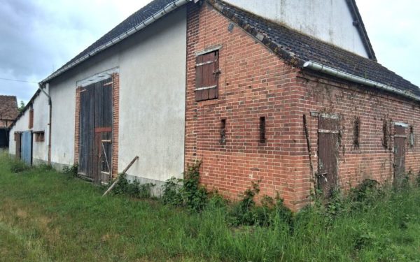 Grange et dépendances à transformer sur propriété COULLON 45720 à vendre